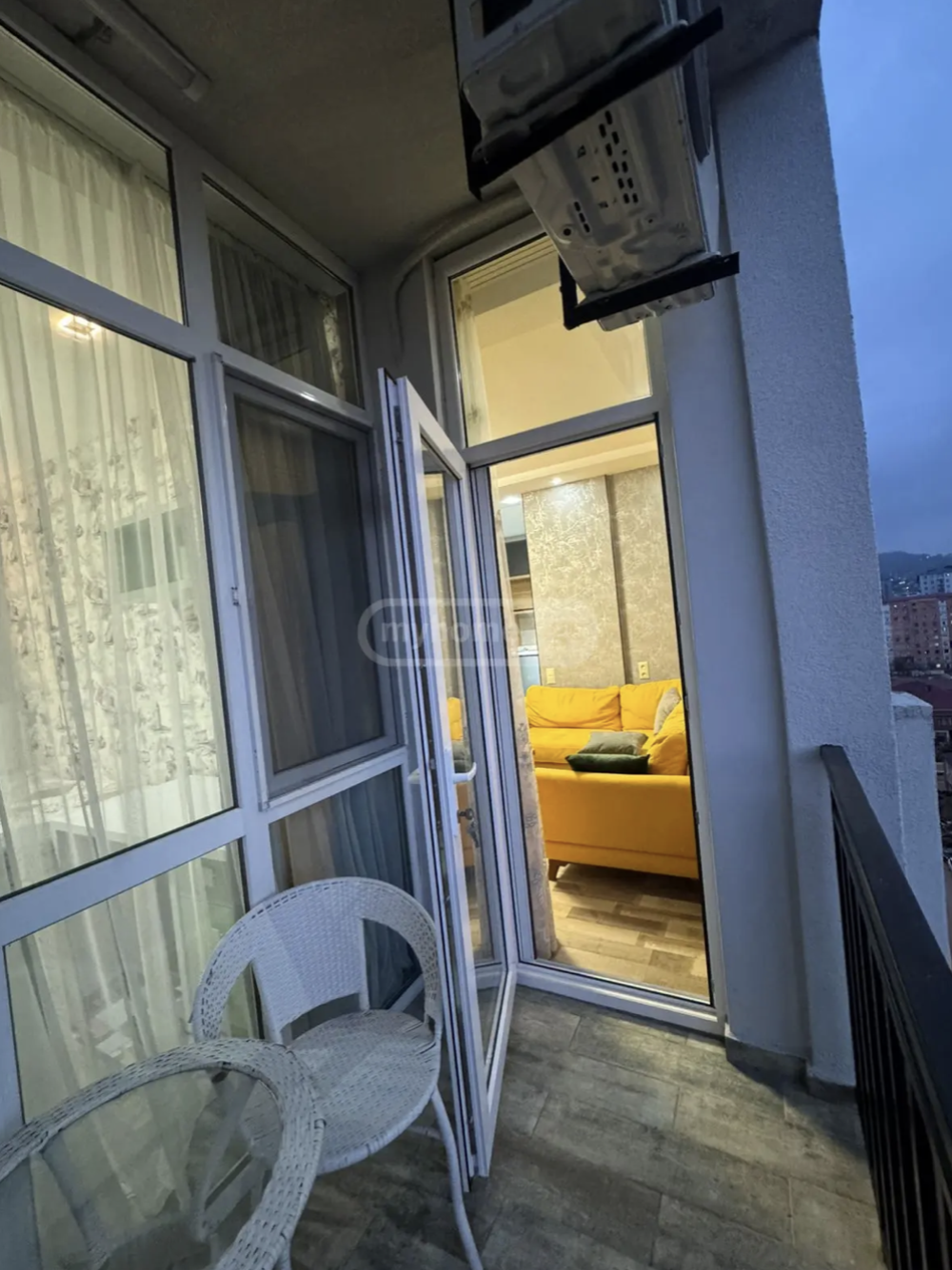 იყიდება 3 ოთახიანი ბინა ბათუმში